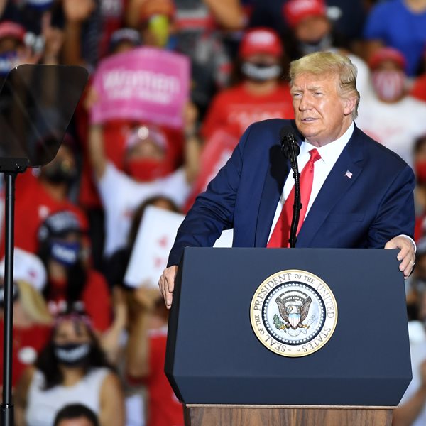 Ο Donald Trump ισχυρίζεται ότι το εμβόλιο του κορονοϊού θα είναι έτοιμο σε ένα μήνα