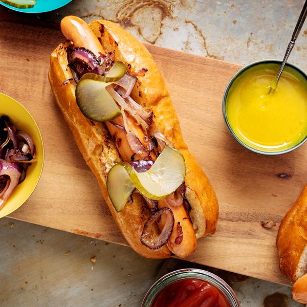 Όταν το bacon cheeseburger συνάντησε το hot dog