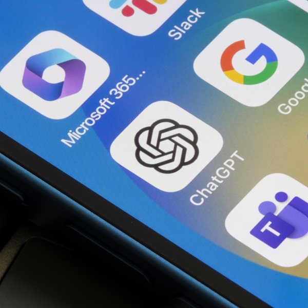 Πώς το ChatGPT απειλεί τo μονοπώλιο της Google