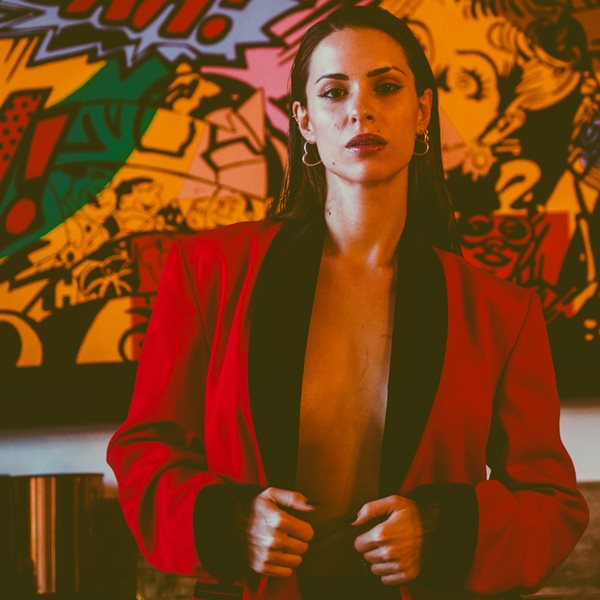 Συνέντευξη: Η Ιζαμπέλλα Φούλοπ ανήκει στο Old Hollywood