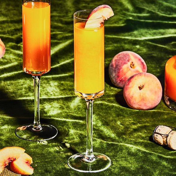 Η ιστορία και η συνταγή του Bellini