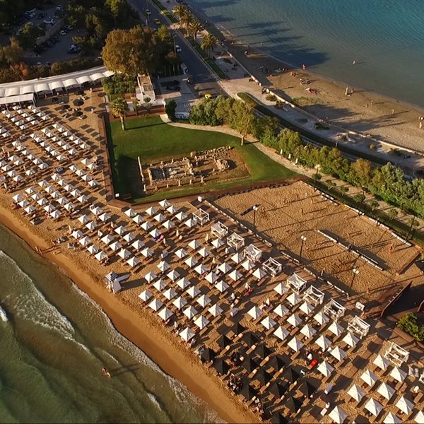 Ανοίγουν οργανωμένες παραλίες και διαδημοτικές μετακινήσεις