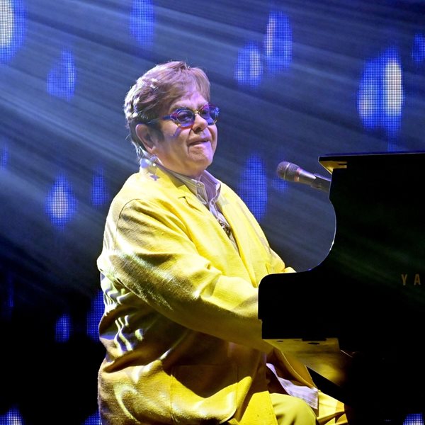 Ποιους έχει αποκαλέσει "ηλίθιους" ο Elton John