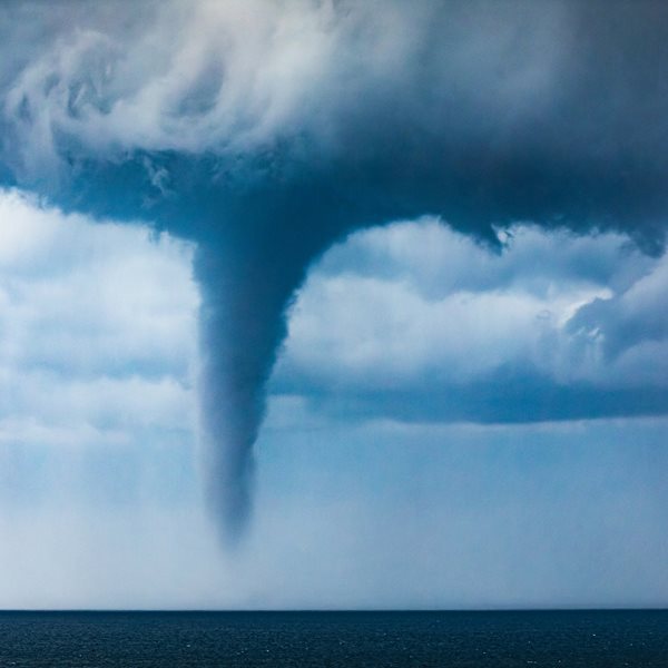 Ναυάγιο στη Σικελία, μπορεί ένας υδροσίφωνας να βυθίσει μέσα σε λίγα λεπτά ένα σούπερ γιοτ;