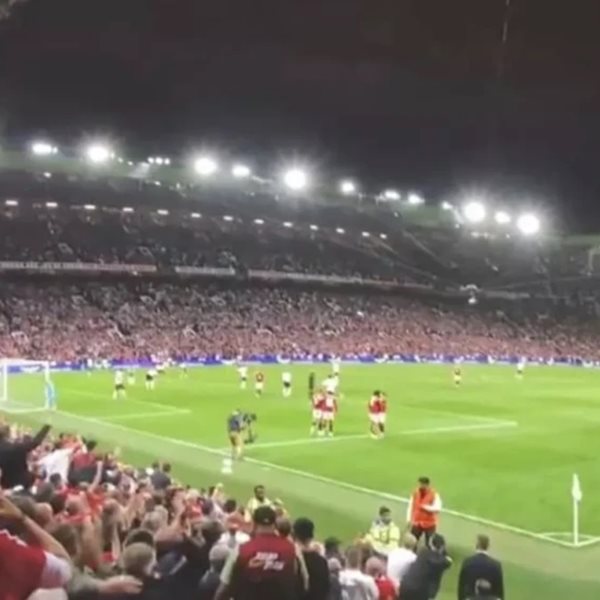 Σε αυτό το μπαρ, βλέπεις μπάλα σα να είσαι μέσα στο γήπεδο