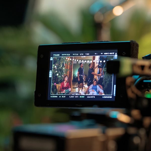 Αυτή είναι η ποπ κομεντί που πρέπει να δεις αν θες κάτι χαλαρό στο σινεμά