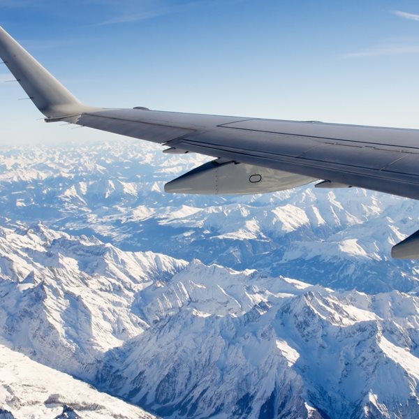 Οι σωστές ημέρες για να κλείσεις φθηνές πτήσεις, σύμφωνα με την Google