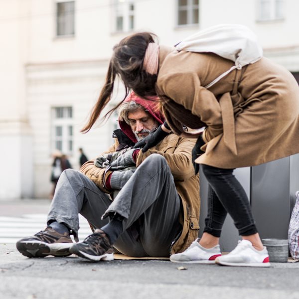 Ο κορονοϊός απειλεί να βυθίσει μισό δισ. ανθρώπους στη φτώχεια