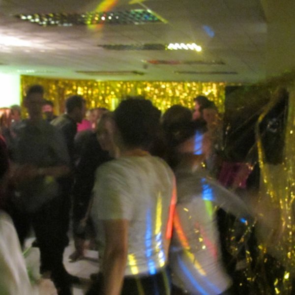 Στη Longing Disco του ΕΜΣΤ κάνεις 'παραγγελιές' ερωτικά τραγούδια