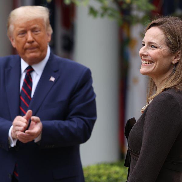 Η Amy Coney Barrett είναι η εκλεκτή του Donald Trump για τη θέση της RBG