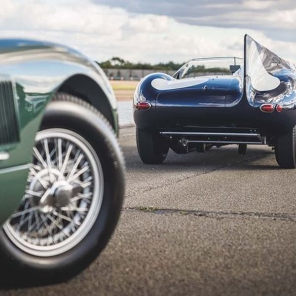 Δύο κλασικές Jaguar ξαναγεννήθηκαν για το Monterey