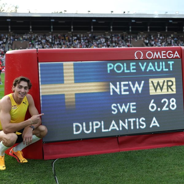 Απίστευτος Ντουμπλάντις: Έσπασε το παγκόσμιο ρεκόρ 12η φορά (video)