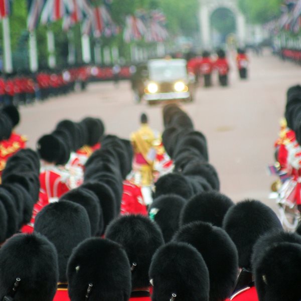 Οι μοναρχίες και τα παράδοξά τους στον σύγχρονο κόσμο