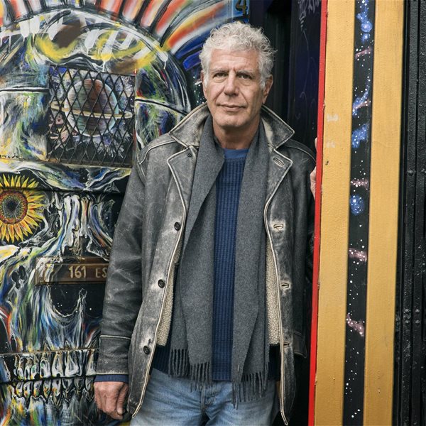 Το φινάλε του Parts Unknown και το γοητευτικά σκοτεινό παρελθόν του Anthony Bourdain