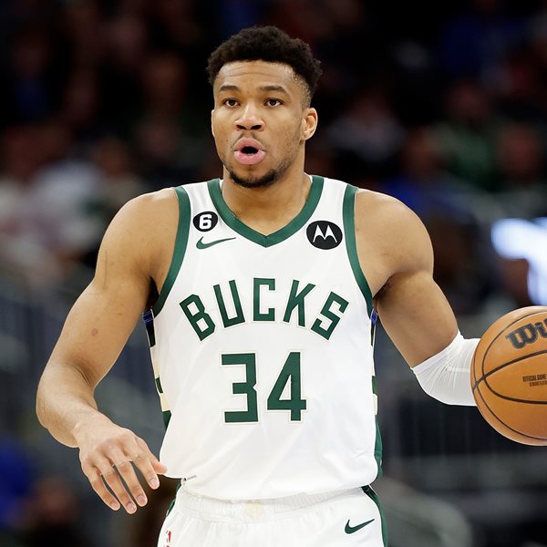 Greek Freak on fire, 251 θεαματικά καρφώματα του Γιάννη Αντετοκούνμπο σε ένα βίντεο