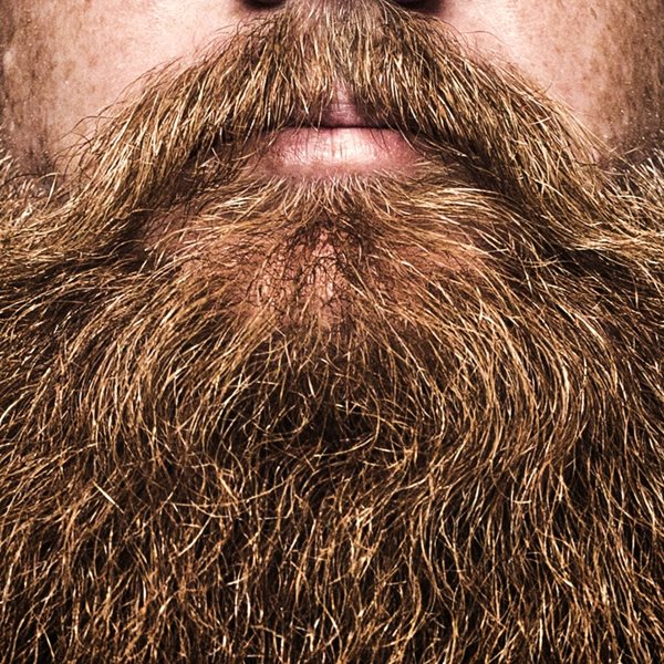 Κι αν το στοματικό σεξ φταίει για το ότι αλλάζει χρώμα το μούσι σου;