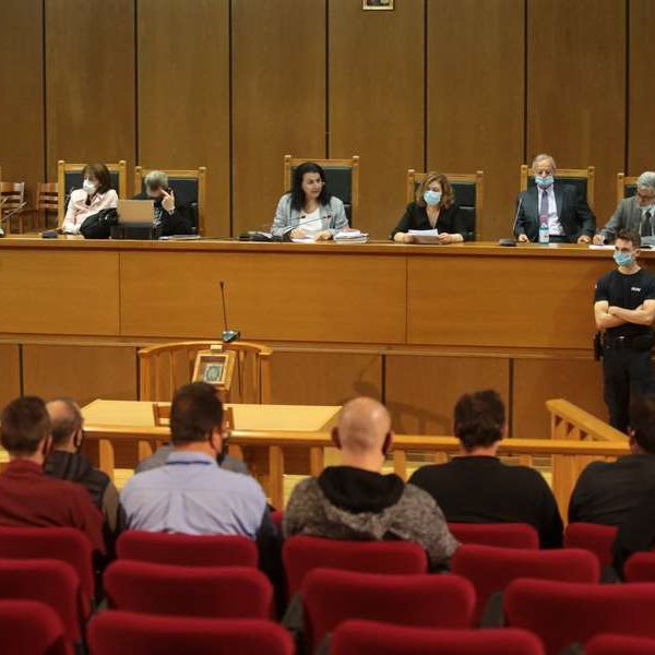 Τα εξωφρενικά αιτήματα των καταδικασθέντων Χρυσαυγιτών για τις αναστολές των ποινών