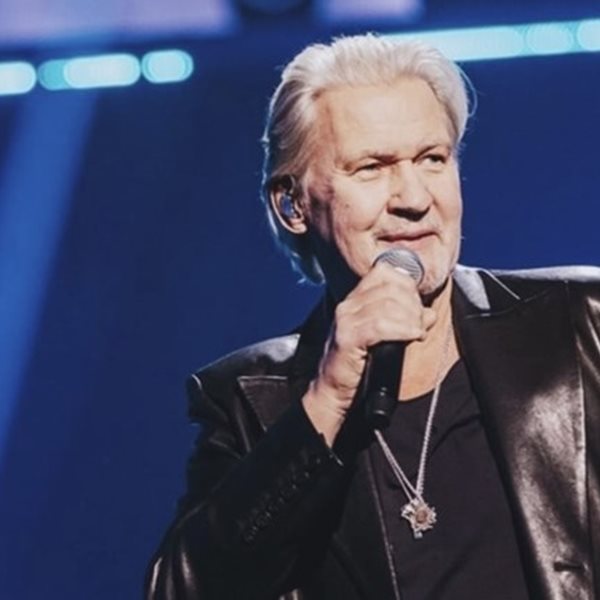 Ο Johnny Logan επέστρεψε στη σκηνή της Eurovision