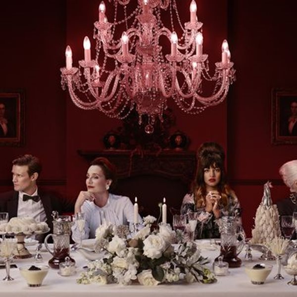 Τα εκκεντρικά Χριστούγεννα του οίκου Burberry