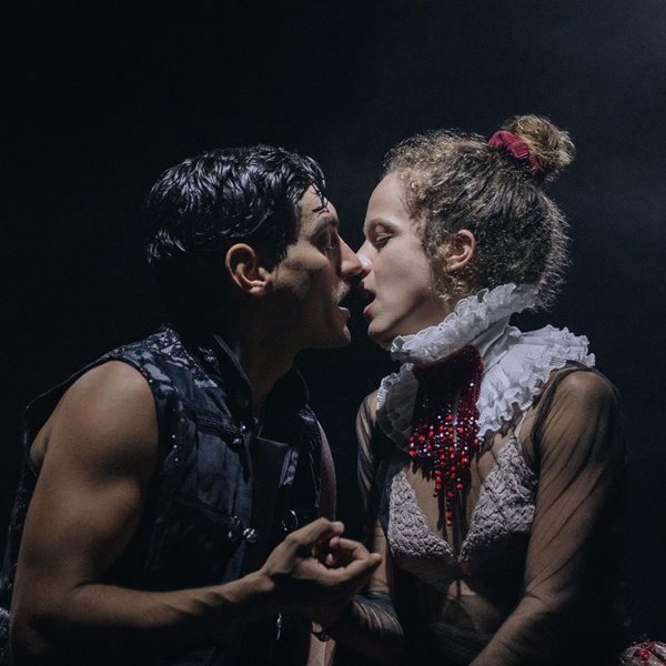 Αυλαία για τα θέατρα της Αθήνας μετά από 8 μήνες