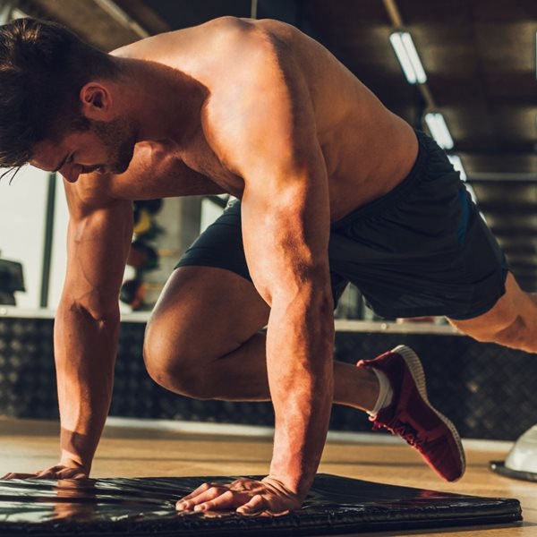 10 έντονες ασκήσεις σε 7 λεπτά για να δεις τη ζυγαριά να πέφτει