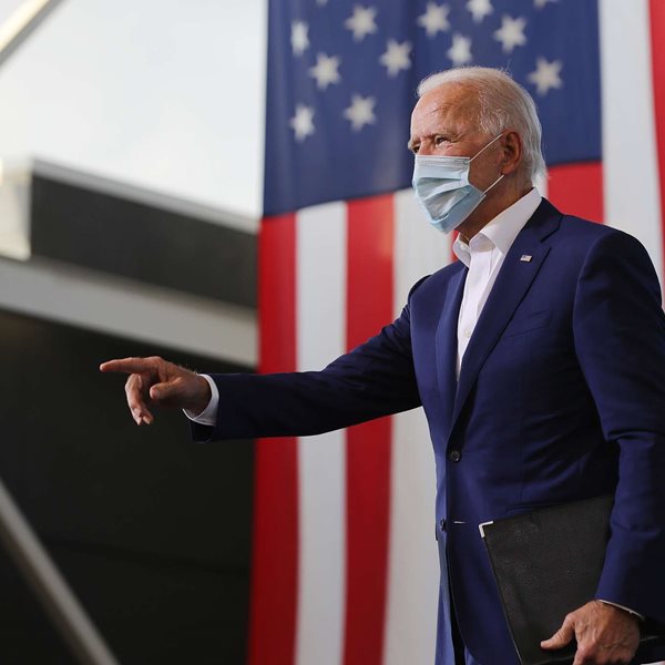 O Joe Biden θα εμβολιαστεί δημοσίως κατά του κορονοϊού