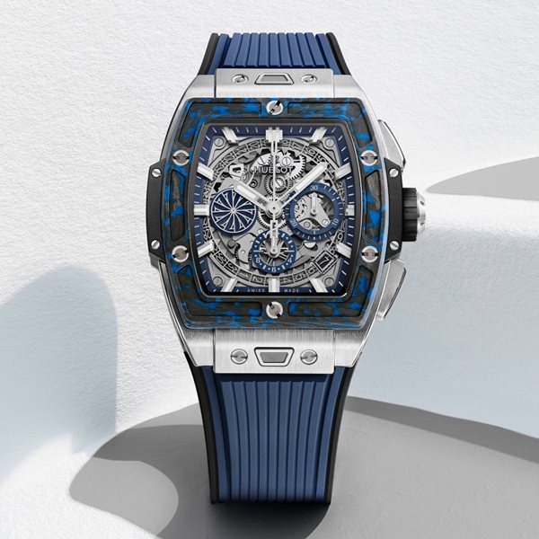 Με το Hublot Spirit of Big Bang Titanium Blue Carbon Mykonos Boutique όλα θυμίζουν το νησί των ανέμων