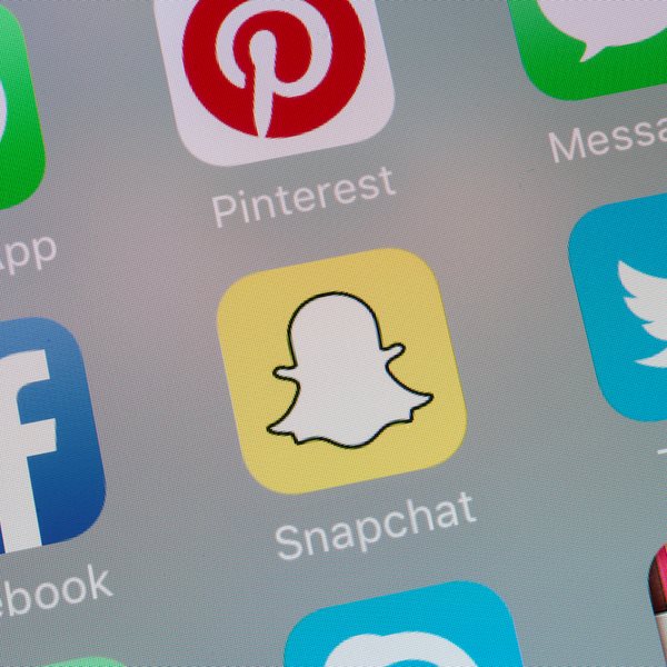 To Snapchat μοιράζει 1 εκ. δολάρια την ημέρα για να ανταγωνιστεί το TikTok