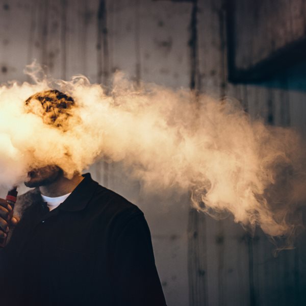 Το ηλεκτρονικό τσιγάρο δεν είναι τελικά και τόσο αθώο