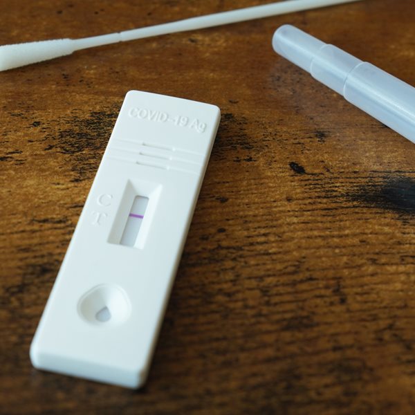 Υποχρεωτικά από σήμερα σε όλο τον ιδιωτικό τομέα τα self tests