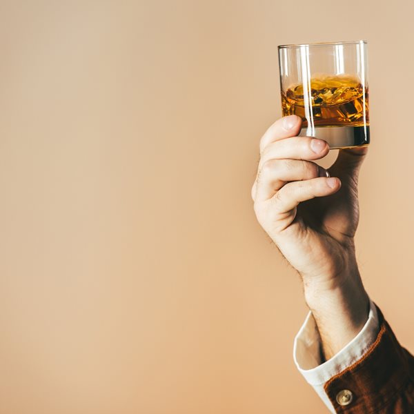 6 ξεχωριστά ουίσκι για το χριστουγεννιάτικο μπαρ του σπιτιού σου