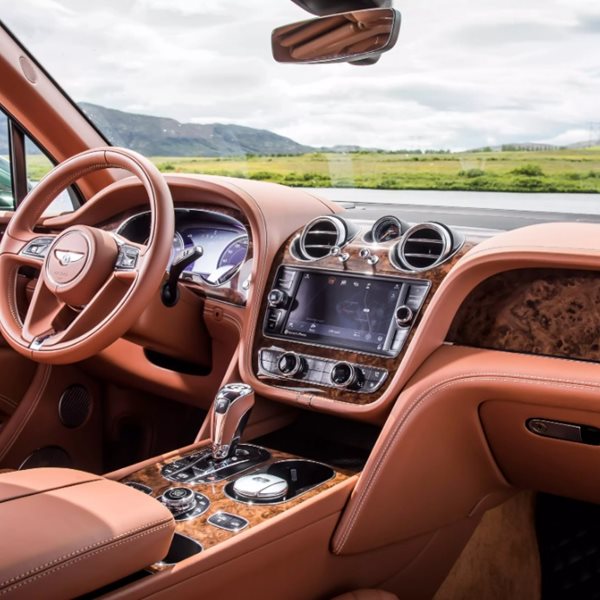 Τα αυτοκίνητα με τους πιο εντυπωσιακούς εσωτερικούς χώρους