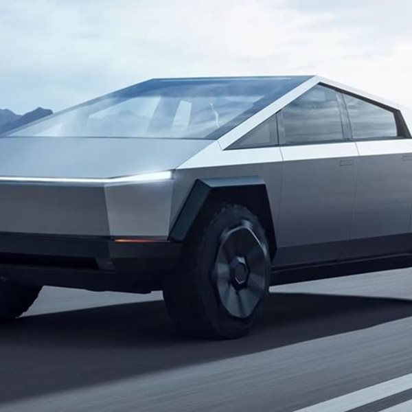 Το φθηνότερο Cybertruck κοστίζει πλέον σχεδόν 100.000 δολάρια