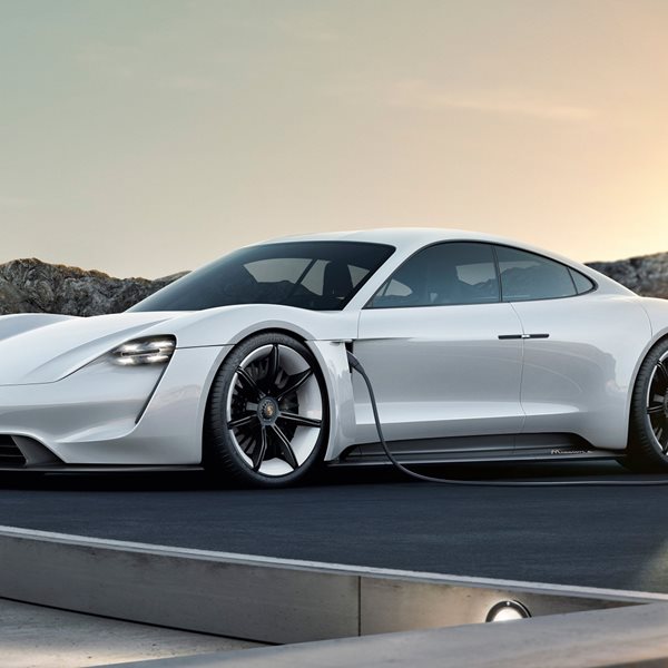 Από την Mission E στην Taycan: Η ιστορία της πρώτης ηλεκτρικής Porsche