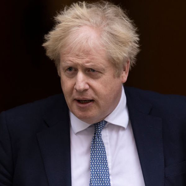 Τι δουλειά έχει ο Boris Johnson στη 2η σεζόν του Bridgerton;