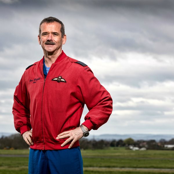 Μιλήσαμε με τον άνθρωπο που γύρισε γύρω από τη Γη 2.600 φορές