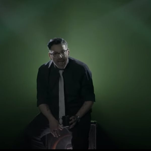 Ο Μιθριδάτης γίνεται viral με το "Για να μην τα χρωστάω"