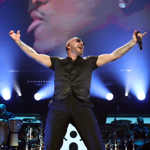 Ο Pitbull γράφει ιστορία, γήπεδο ποδοσφαίρου παίρνει το όνομά του