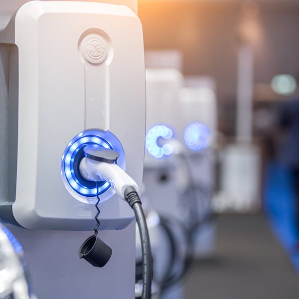 Υπάρχει ηλεκτρικό αυτοκίνητο που έχει αυτονομία 1.000 χλμ.