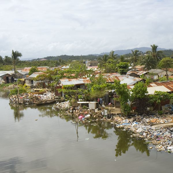 Στις φαβέλες της Λατινικής Αμερικής η μάχη κατά της πανδημίας είναι άνιση