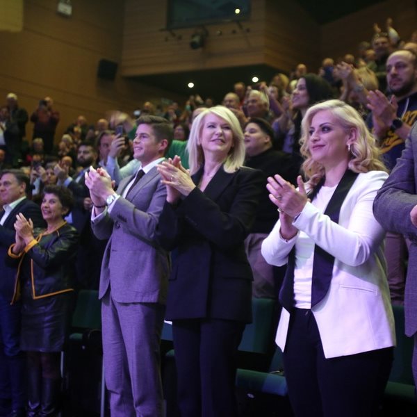 Κίνημα Δημοκρατίας: Ένα κόμμα ιδεολογικό super market