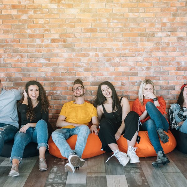 Millennials και Gen Z: 2 γενιές έτοιμες για επανεκκίνηση μετά την πανδημία