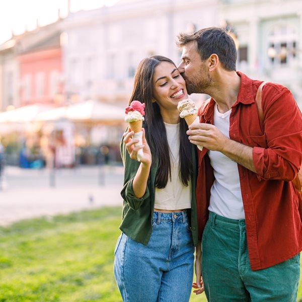 Γιατί βάζουμε κιλά όταν κάνουμε νέα σχέση