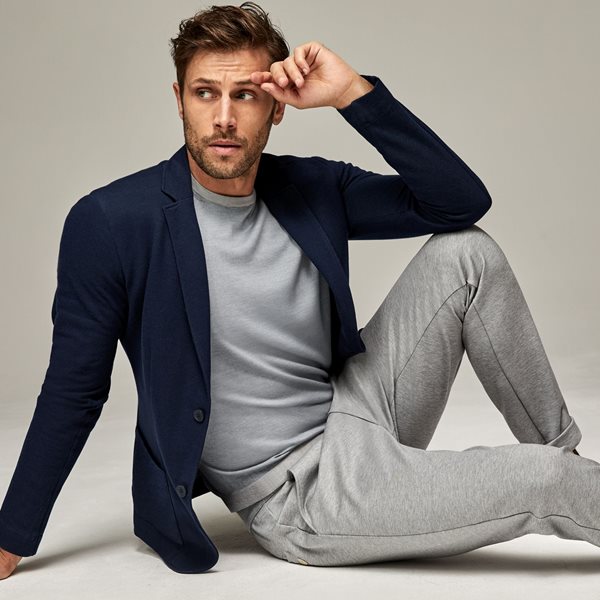 Άνετος και στιλάτος με τα ανοιξιάτικα τζάκετ της Falconeri