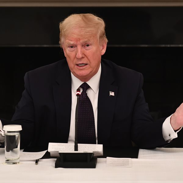 Ο Donald Trump δεν σταματά να εξαπολύει απειλές κατά πάντων