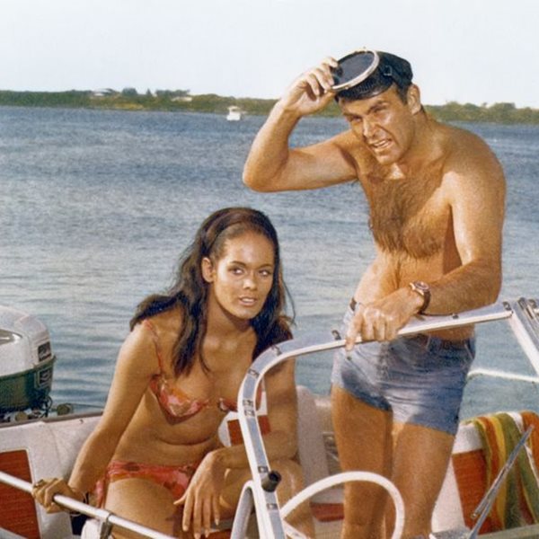 Αντρικά μαγιό για βουτιές με στυλ