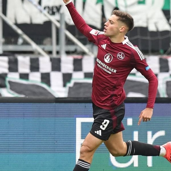 Η Λίβερπουλ ετοιμάζει συμβόλαιο 30 εκατ. ευρώ για τον Στέφανο Τζίμα