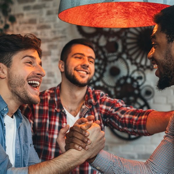 Οι εξωστρεφείς ζουν περισσότερο, λέει η επιστήμη