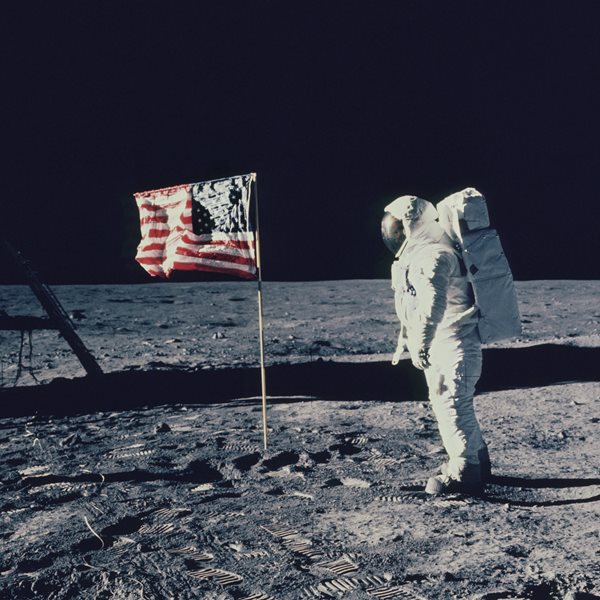 Η NASA έκλεισε τα 63 κι αυτές είναι οι σημαντικότερες στιγμές της ιστορίας της