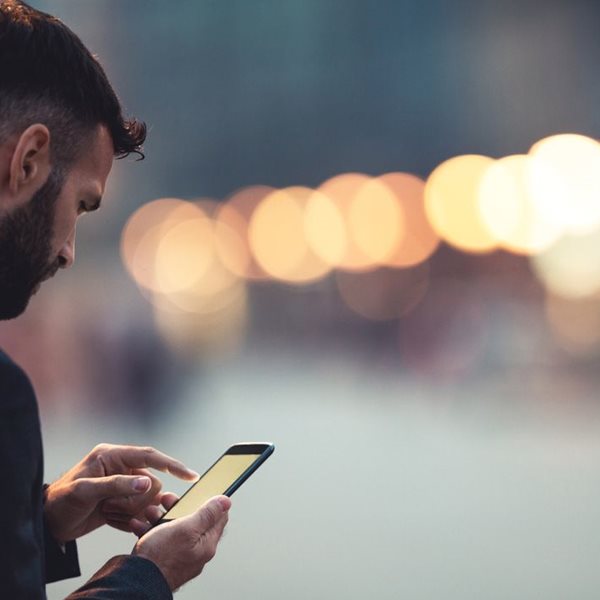 Θα αγόραζες iPhone με μηνιαία συνδρομή;